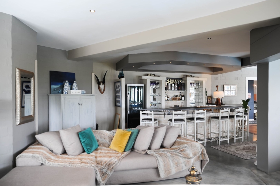 5 Bedroom Property for Sale in Myburgh Park Western Cape